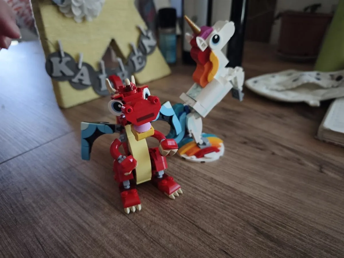 LEGO ejderha ve tek boynuzlu at